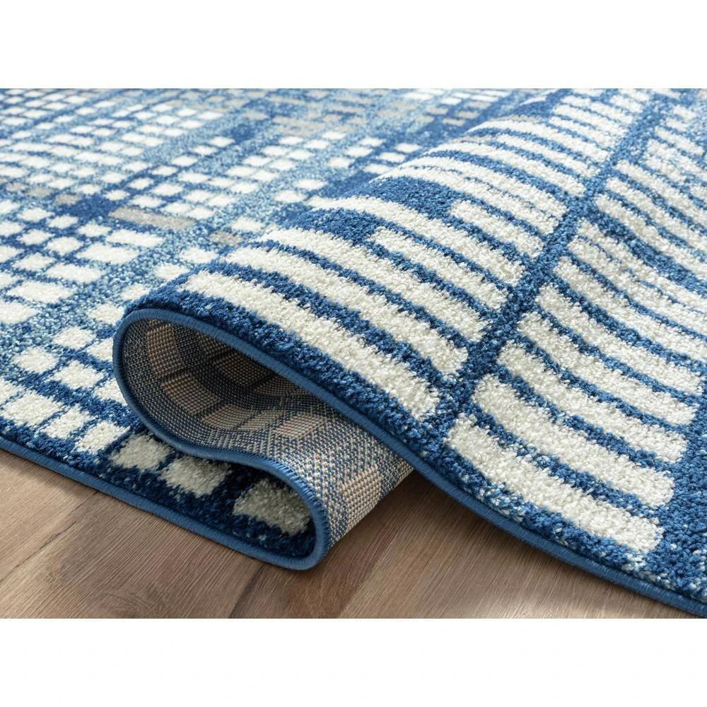 Casa Blue 4 ft. x 6 ft. Geometric Polypropylene Area Rug by Abani - Image 4